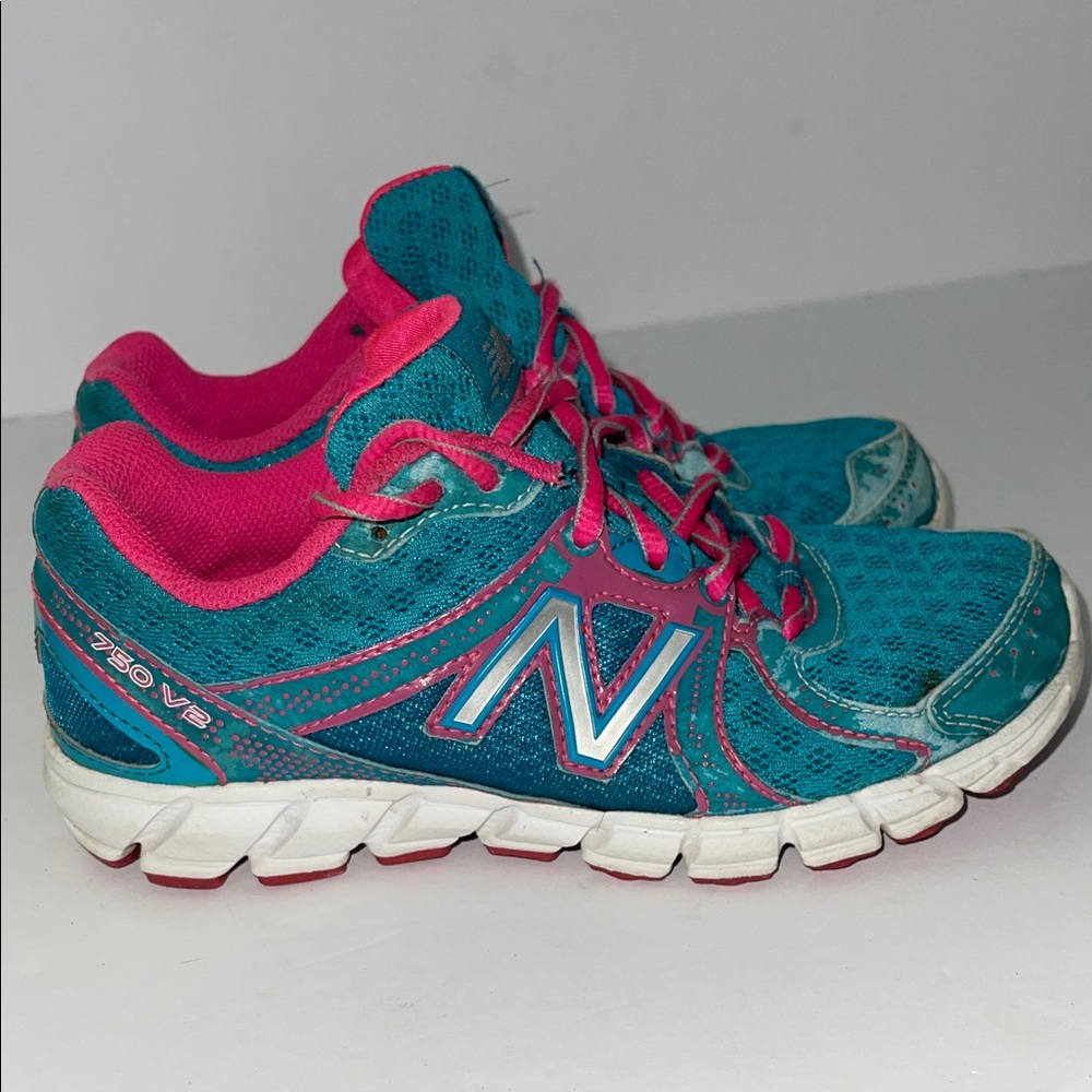 New Balance girls Turquoise and Fuchsia Athletic Shoes